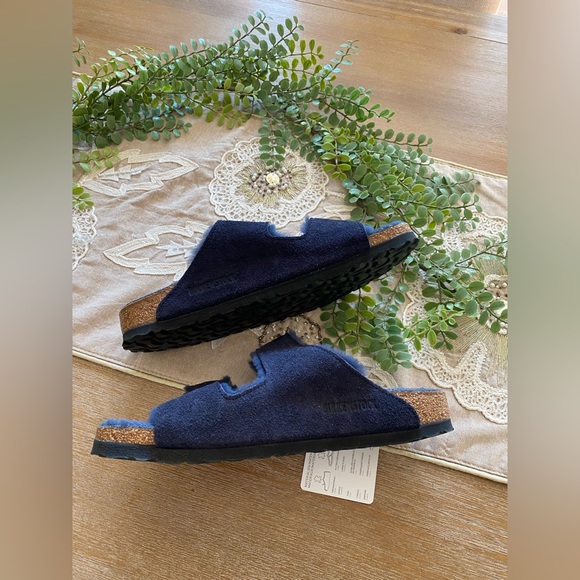 Birkenstock Arizona Shearling Suede
Leather in Midnight Size 39 - Picture 10 of 12